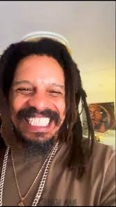 Não me canso de agradecer o apoio desse cara que é cheio de positividade e  que tem um coração abençoado!!! Obrigado mais uma vez Rohan Marley!!! Lion  Order!!! 🦁🦁🦁 Ouçam a minha versão da canção ...