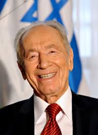 En 2014, aws abrió su primera oficina en israel para atender el mercado local, y en el mismo año, amazon estableció un centro de investigación y desarrollo (i+d) en el país. Shimon Peres Wikipedia