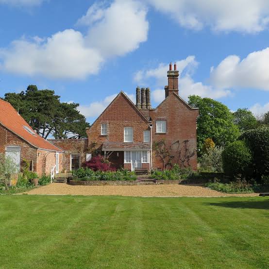 The Red House, Aldeburgh - All You SHOULD Know Before Going 2026 (with  Reviews)
