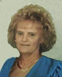 Maxine Shelton's Instagram, Twitter & Facebook