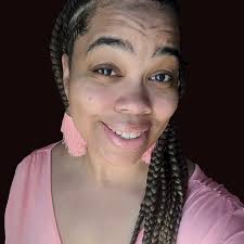 Alicia Settles's Instagram, Twitter & Facebook