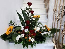 Composizione da 11 rose rosse con palloncini modellabili. Composizione Girasoli Rose E Lisianthus Per 18 Anni Girasoli Rose Composizione