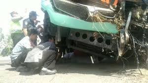 We did not find results for: Sebuah Truk Dari Arah Cirebon Tabrak Bus Rosalia Indah Di Tol Cipali Sopir Truk Tewas Seketika Halaman 3 Tribun Cirebon