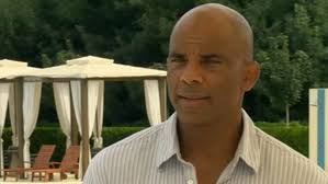 Dell Howard's Instagram, Twitter & Facebook