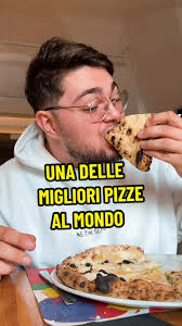 Tagga chi ti ci dovrebbe portare 🌝👇🏻 @pizzeria.salvo 🍕 Pizzeria Salvo,  un'icona della pizza a Napoli, con un menu dettagliato e studiato per farti  vivere un'esperienza. Ci sono pizze di terra e pizze ...