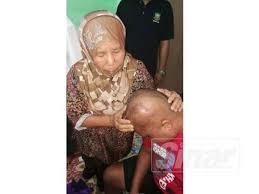 3.muntah darah tanda tanda gegar otak yang juga sering terjadi adalah ketika seseorang yang mengalami gegar otak ringan akan mengalami muntah muntah yang memberi tanda bahwa telah ada luka yang cukup lebar yang telah terjadi dibagian kepala. Sangka Alami Kemurungan Rupanya Hidap Kanser Otak Tahap Tiga