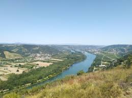 Arrivée aux vignobles, à droite, rue de. Belvederes Et Vignobles De Tain L Hermitage Randonnee Pedestre Trace Gps Drome