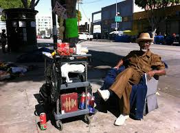 As of a 2019 count, the population of the district was 4,757. Obdachlose In Los Angeles Niemand Hat Einen Namen In Skid Row Gesellschaft Rnz