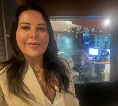 He sees you when you're sleeping, knows when you're awake, but is any of  that legal? In this Christmas special of Trial by Podcast, law graduates  Shashank Shimoga and Isabel Lowe unwrap