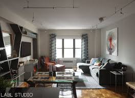 Men Nyc Studio Apartment By Labl Decoration D Une Petite Piece Idee Deco Studio Decoration Petit Salon
