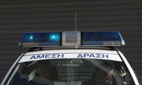 Πολύ ωραία η µπλούζα σου, νάσο, αλλά θα προτιµούσα να τη φοράει η δέσποινα! Tnndt9yn0k8nm