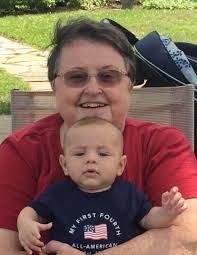 Ellen Arndt's Instagram, Twitter & Facebook