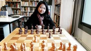 Mengenai pembahasan catur, berikut adalah daftar grand master catur indonesia yang telah mengharumkan nama indonesia di kancah dunia. Irene Kharisma Grand Master Wanita Pertama Indonesia