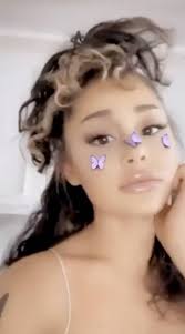 Another bob hairstyle for curly hair. Ariana Grande Posted A Video Of Her Naturally Curly Hair In An Iconic Ponytail And Even Her Fellow Celebs Are Shook