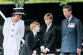 Após a morte de diana, seu filho, o príncipe william, propôs o anel a kate middleton, duquesa de cambridge. William E Harry Finalmente Abrem O Coracao Sobre Princesa Diana Istoe Independente