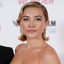 La star di "Piccole donne" e "Don't Worry Darling" Florence Pugh afferma  che i registi volevano cambiare il suo look
