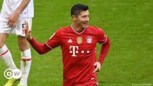 Lewandowski erzielte alle drei polnischen tore bei dieser em. Bayern Torjager Robert Lewandowski Auf Gerd Mullers Spuren Sport Dw 21 03 2021