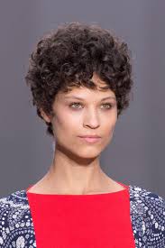 Maybe you would like to learn more about one of these? Cheveux Crepus Frises Ou Lisses 21 Idees De Coiffure Dont S Inspirer Madame Figaro