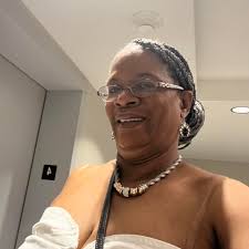 Happy Birthday Eminem! 🎈 Sold over 220 million Records 15 Grammy Awards, 8  American Music Awards, 17 Billboard Music Awards, a Primetime Emmy Award,  and an MTV Europe Music Global Icon Award!