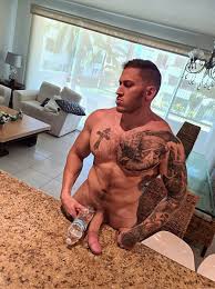 RT @Alexbelmont96: Botella de 1ltr Kirkland 😈. Tienes sed?  t.coMCjRnYYJ2O