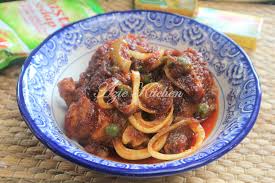 Ini senarai bahan dan cara membuatnya. Ayam Masak Merah Yang Sedap Azie Kitchen