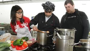 Localice algún otro restaurante de cocina andaluza cercano en valència. Cocina Motivacion Entre Fogones Radio Palencia Actualidad Cadena Ser
