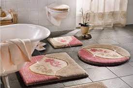 And for you, we offer a vast collection of designer bath rugs and mats that will complements your bathroom in only the best ways. Luxury Bathroom Rugs And Mats