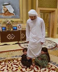 سمو الشيخ حمدان بن محمد بن راشد آل مكتوم ولي عهد دبي مع أبناء شقيقته الشيخ راشد بن محمد بن حمد بن محمد الشرقي والشيخ Handsome Arab Men Handsome Prince Mohammed
