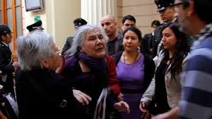 En un escenario de represión y una crisis económica que dejó a un 35 por ciento. Itk6mc25eqvnvm