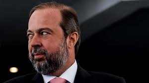 Ministro pagou multa para evitar processo por improbidade em Minas