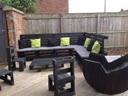 Et avec des chaises de jardin en osier ou en rotin, vous pouvez facilement créer une ambiance bohème. Salon De Jardin En Palette En 20 Idees Tendance A Decouvrir Vite