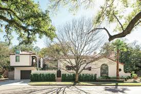 Home tour includes family's abstract-modern house you can see from U.S. 59