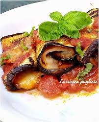 Le melanzane sono verdure estive molto versatili in cucina, con cui è possibile realizzare moltissimi piatti gustosi. Involtini Di Melanzane Cotto E Mozzarella La Cucina Pugliese Cucina Tipica Pugliese E Non Solo