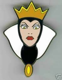 Queen Le's Instagram, Twitter & Facebook