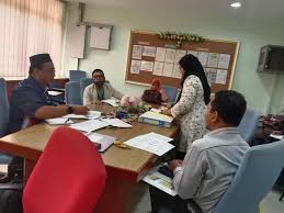 Kesetiausahaan ini pelajar akan belajar untuk menjadi lebih mahir mengendalikan teknologi untuk menyelesaikan masalah tugas berkaitan pentadbiran pejabat serta surat meyurat dan dokumentasi dalam pentadbiran. Program Kesetiausahaan Pentadbiran Kvpc Accueil Facebook