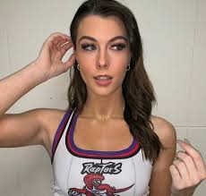 猛龙队的美女Danielle Ballantyne！大波浪卷发美艳迷人！