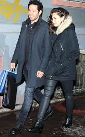 .fırat eski sevgilisi hande doğandemir'den ayrılmasının hemen ardından ilişki yaşamaya başladığı i̇dil fırat'ı ailesi ile tanıştırdı. Hande Dogandemir Sevgilisi Mert Firat I Rol Arkadasi Gokce Bahadir Dan Kiskanip Terk Etti Magazin Haberleri