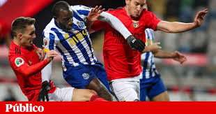 Fc Porto Benfica Um Classico A Olhar Para Cima Futebol Publico