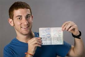 Kisah Sukses Drew Binsky, Sang Travel Vlogger Dunia