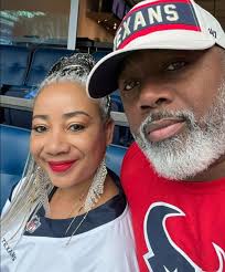 Cousin David and his beautiful wife Beth. David is the son of Coach Al  Lopez of Wm. Adams H.S., in Alice, and Falfurrias H. S. principal. Before  this tío also taught high