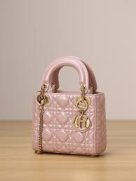 Túi Xách Dior Lady Rep 11 Cao Cấp Nữ Màu Hồng Khóa Vàng 17cm - Replica  Luxury