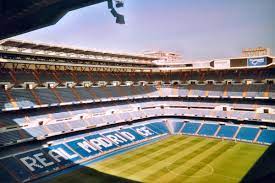 Met een capaciteit van 53.332 is het één van de grootste stadions van spanje. Estadio Santiago Bernabeu Wikipedia