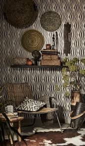 Affiche en papier kraft rétro, 16 styles de film classique, détails, décoration murale vintage pour salon, bar, café. Une Decoration Marquee Par La Tendance Afrique Revisitee Mixez Les Matieres Motifs Et Fo African Decor Living Room African Home Decor African Inspired Decor