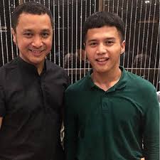 Kehadiran ubay sebagai keluarga baru nidji pun disambut hangat oleh adri, andro, rama, ariel, dan juga randy. Perkenalkan Ubay Yusuf Vokalis Baru Nidji Showbiz Liputan6 Com