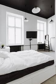 Black And White Themed Room Why You Should Ditch Your Traditional Ceiling And Adopt Drama White Bedroom Decor Apartment Decorating Black Black White Bedrooms