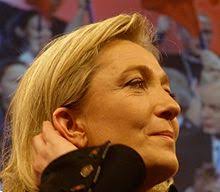 Capture d'écran tf1 marine le pen, présidente du front national, a cru bon, pour appuyer ses propos, de brandir une feuille de papier pour montrer un graphique qui prouve. Marine Le Pen Wikipedia