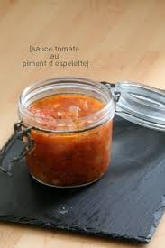 Sauce Tomate Au Piment D Espelette La Recette Facile Piment Espelette Piment Tomates