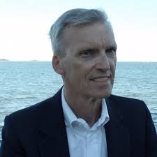 Mike Rogge 🏔️📖 (@skiingrogge)