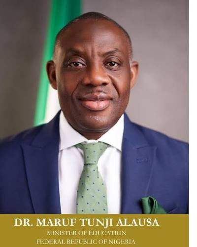 OFFICIAL PORTRAIT OF DR. MARUF TUNJI ALAUSA MINISTER OF EDUCATION FEDERAL REPUBLIC OF NIGERIA 🇳🇬 Shot & retouched: @jamessahmed #officialportrait #ministryofeducation #jamessahmed #abujaphotographer #newappointment #nigeriangovernment
