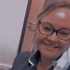 Julia Pearson (@funkyjuless)